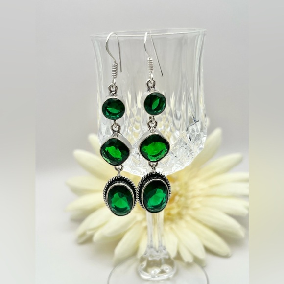 GREEN QUARTZ EARRINGS - Picture 4 of 14